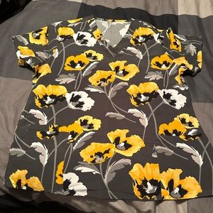 Women’s printed scrub top